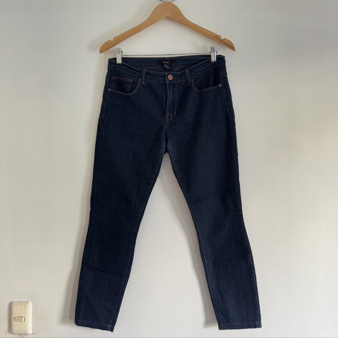 Forever21 pants (Category: Jeans) located in Manila. Submitted by apparella.ph (Listing ID 1469674212, Image 1). Description: Waist:30-32 Length:36 8.5/10 condition ☑️Everything is my Own preloved / BNWT/BNWOT ☑️ not thrifted/Ukay ☑️ malukot sa picture kasi na stock sa cabinet (tinatamad mag plantsa ✌️ ) ☑️Personal items ( usually bought in US/UK/JPN ) every year po ako nag aabroad so expect i don’t sell fake items and mejo pricey ☑️ check dimes 