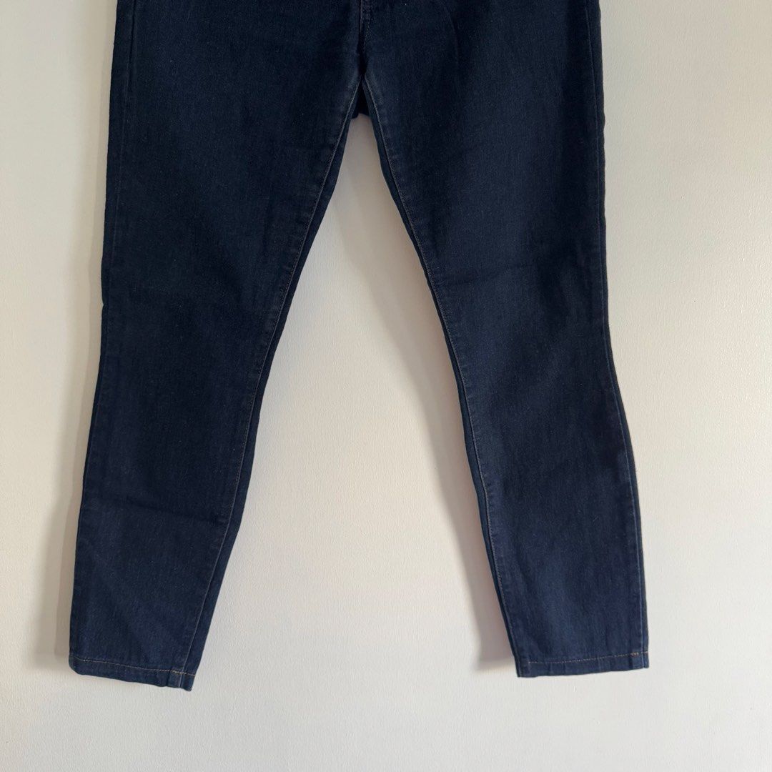 Forever21 pants (Category: Jeans) located in Manila. Submitted by apparella.ph (Listing ID 1469674212, Image 3). Description: Waist:30-32 Length:36 8.5/10 condition ☑️Everything is my Own preloved / BNWT/BNWOT ☑️ not thrifted/Ukay ☑️ malukot sa picture kasi na stock sa cabinet (tinatamad mag plantsa ✌️ ) ☑️Personal items ( usually bought in US/UK/JPN ) every year po ako nag aabroad so expect i don’t sell fake items and mejo pricey ☑️ check dimes 