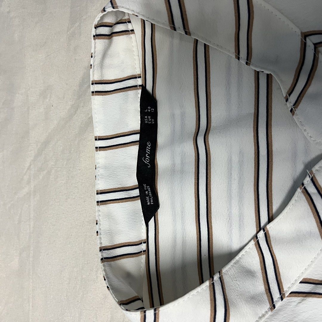 Forme Striped Short Sleeve Blouse Size L (Category: Blouses) located in Valenzuela. Submitted by musearchive (Listing ID 1469720948, Image 3). Description: 26x21 No issue As is Jnt or lalamove Gcash .