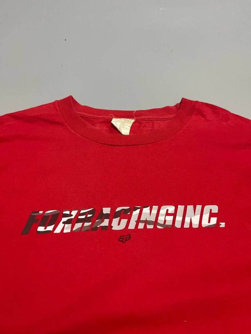 Fox Racing Red Graphic T-Shirt (Category: Tshirts & Polo Shirts ) located in Dagupan City. Submitted by retromix.ph (Listing ID 1469690460, Image 1). Description: Y2k Fox racing basic logo DIMES: 22x30 ISSUE: Minor hairline -CHECK EVERY SLIDES FOR ZOOM PICTURES -COLOR MAY DIFFER IN ACTUAL DUE TO LIGHTING.