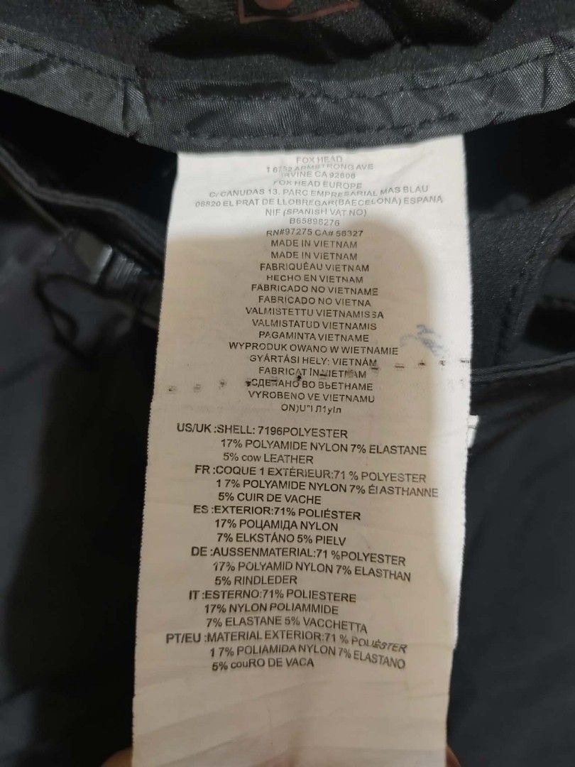 FOX RACING SHORTS (Category: Shorts) located in Tubigon. Submitted by negosyanthrift (Listing ID 1469588921, Image 3). Description: Waist:34 Length:22 Thighs:12.5 Leg Open:11 No issue As new condition Need wash only 🏷️649+sf.