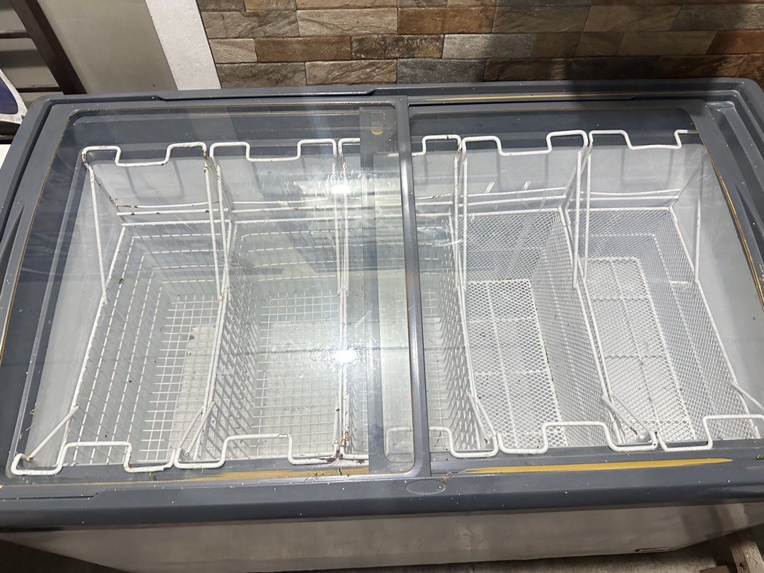 Freezer For Repair (Category: Refrigerators and Freezers) located in Manila. Submitted by rumiiiiiiiii (Listing ID 1469683280, Image 2). Description: Only used for 8 mos, for repair only.