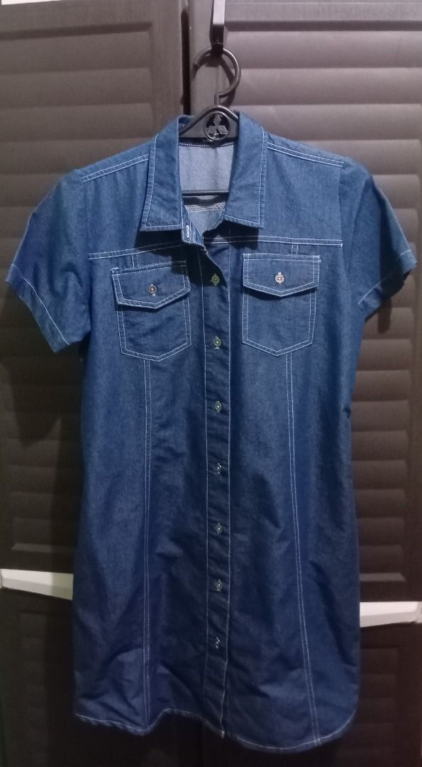 FUBU Denim Dress - Size Medium (Category: Dresses) located in Cainta. Submitted by stardust.1111 (Listing ID 1469752670, Image 1). Description: Length: 33.5 inches Width: 18 inches Material: Denim Size: Medium In excellent condition.