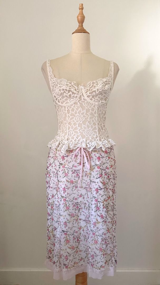 fully beaded floral midi skirt (Category: Skirts) located in Taguig. Submitted by esquepade (Listing ID 1469732887, Image 1). Description: size — waist: 27"-32" length: 24" details — • fully beaded mesh fabric • double-lined • has drawstring.