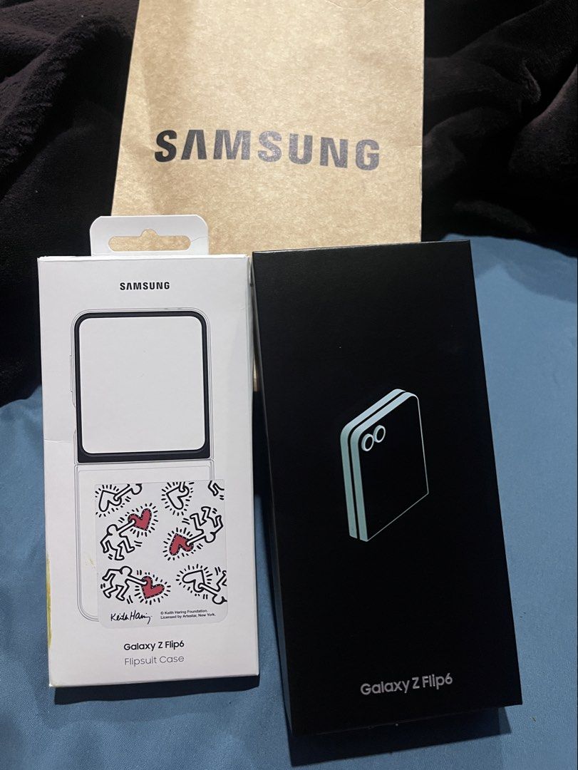 Galaxy Z Flip 6 (Category: Samsung) located in Bulacan. Submitted by owiepot (Listing ID 1469697656, Image 1). Description: Lightly used. .