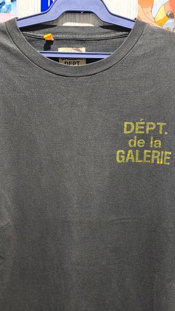 Gallery Dept French Tee (Category: Tshirts & Polo Shirts ) located in Davao. Submitted by thethriftproject082 (Listing ID 1469747883, Image 2). Description: GALLERY DEPT FRENCH TEE 📍𝐌𝐈𝐍𝐄: 550 📍𝐒𝐈𝐙𝐄 𝐎𝐍 𝐓𝐀𝐆: XL 📍𝐃𝐈𝐌𝐄𝐒: 25 x 31 📍Good Fades.