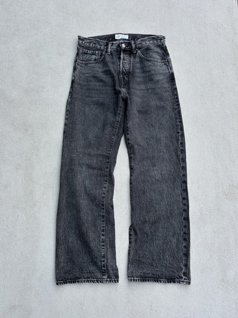 Gap 90s Loose/Baggy Pants (Category: Jeans) located in Baybay. Submitted by thrift.ed2023 (Listing ID 1469628120, Image 1). Description: Gaps 90s Loose/Baggy Pants 30” to 32” Waitsline 41” Length 9” Hem No Issue Need Wash Good as New .