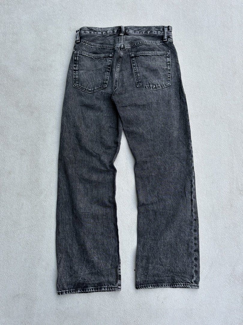 Gap 90s Loose/Baggy Pants (Category: Jeans) located in Baybay. Submitted by thrift.ed2023 (Listing ID 1469628120, Image 3). Description: Gaps 90s Loose/Baggy Pants 30” to 32” Waitsline 41” Length 9” Hem No Issue Need Wash Good as New .