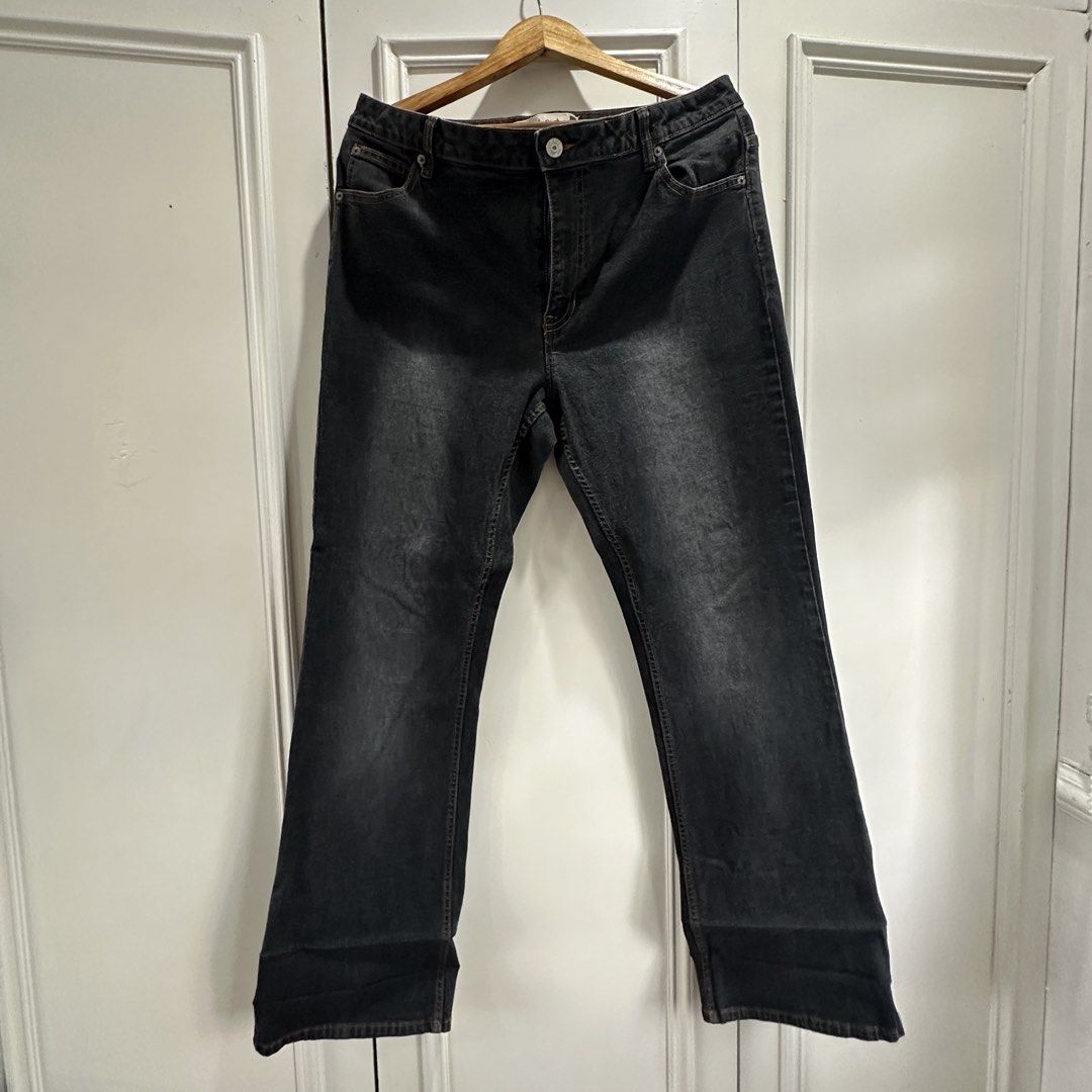 GAP Bootcut Jeans // US 14 , GAP , jeans , plus size (Category: Jeans) located in Bacoor. Submitted by vanillabreak (Listing ID 1469617882, Image 2). Description: worn thrice good condition semi stretchy .