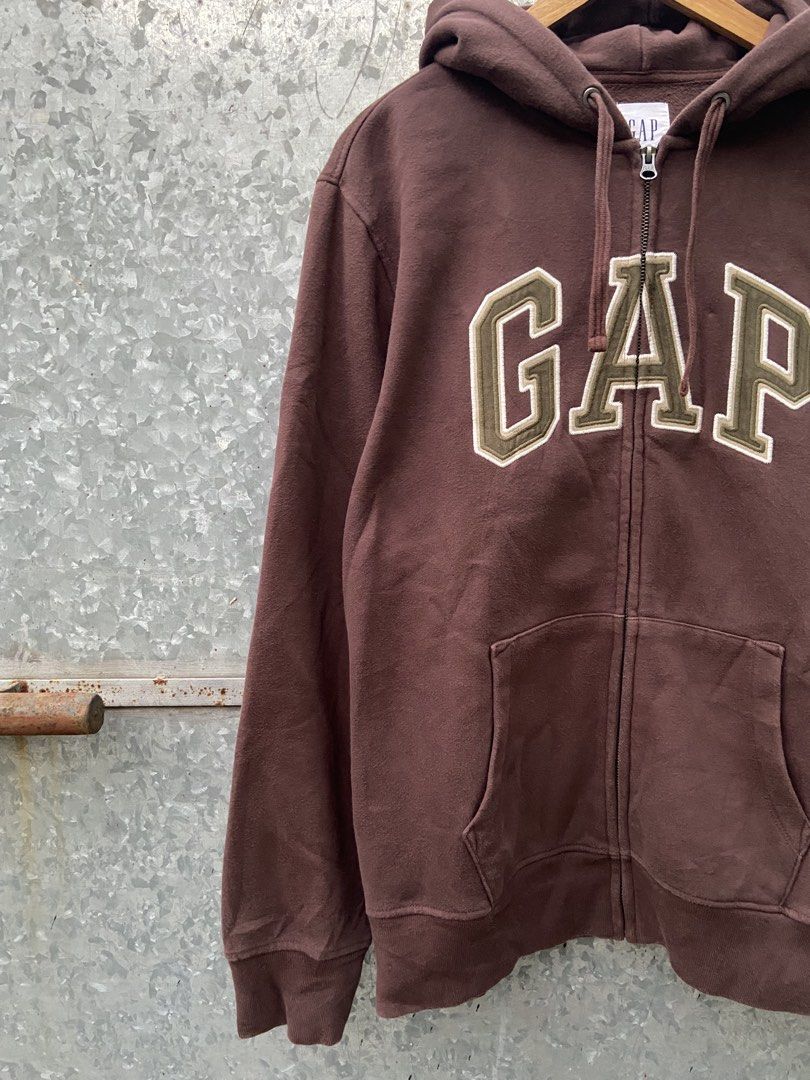 Gap Brown (Category: Coats, Jackets and Outerwear) located in Manila. Submitted by da_plugv2 (Listing ID 1469661120, Image 3). Description: Gap chocobrown hoodie Large on tag 25*29 dimes (fits large to xl) Asnew condition .