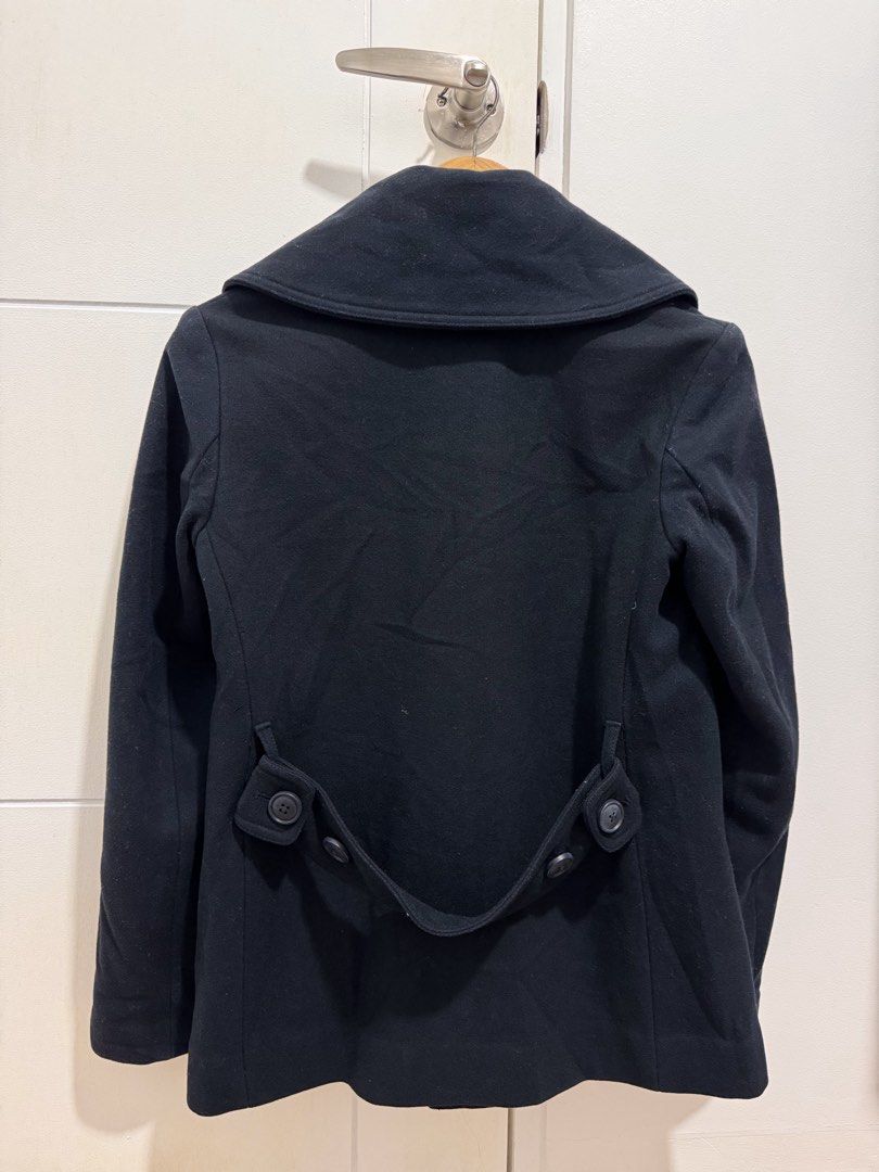 Gap Navy Blue Wool Blend Coat (Category: Coats, Jackets and Outerwear) located in Mandaluyong City. Submitted by chubskalichummyjuno (Listing ID 1469719637, Image 3). Description: Gap Navy Blue Wool Blend Coat Size 4 on tag Fits small to medium No flaws Got it from japan ¥19k ₱2500 Mandaluyong City.