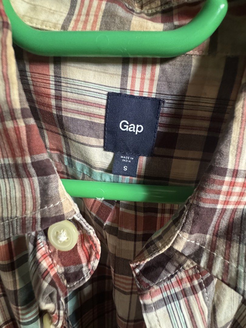 Gap Plaid Long Sleeve Shirt Size S (Category: Tshirts & Polo Shirts ) located in Imus. Submitted by jaimeenrico8 (Listing ID 1469589174, Image 2). Description: .