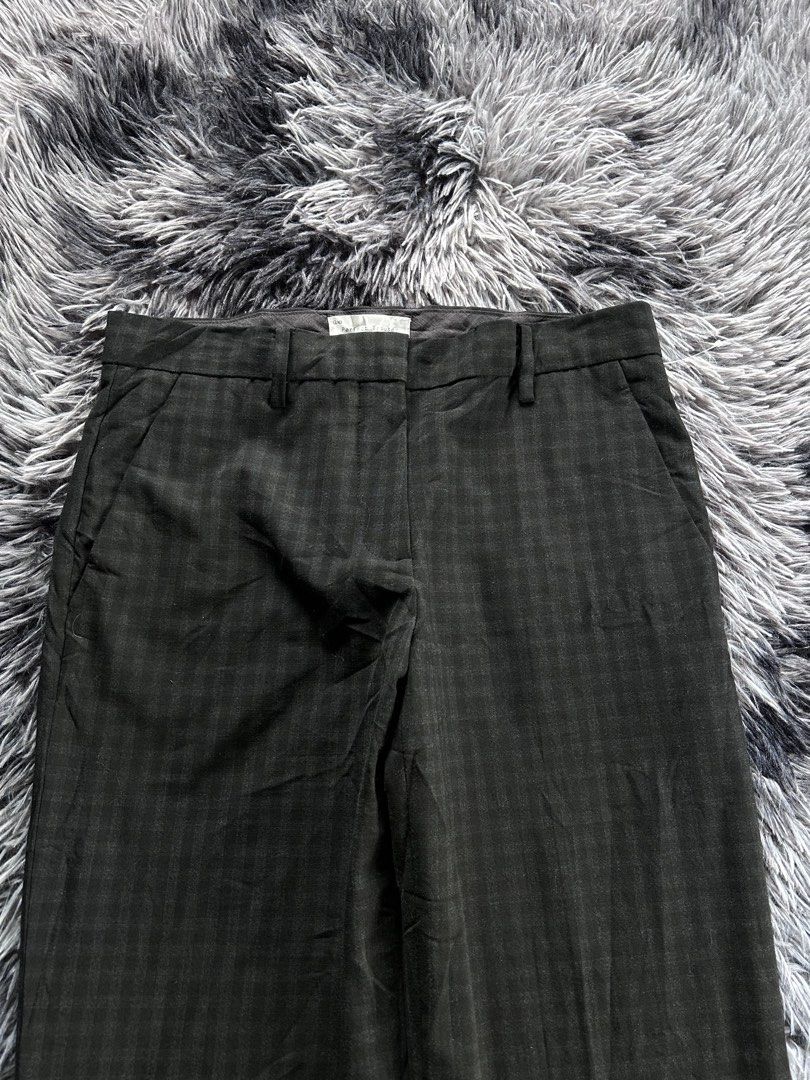 GAP Plaid Wideleg Trousers (Category: Other Bottoms) located in Banaybanay. Submitted by prettysixtythrift_17 (Listing ID 1469588519, Image 3). Description: GAP Plaid Wideleg Trousers ▪️Waistline: 30 to 32 ▪️Length: 39 ▪️Hem: 9 ▪️Hips: 16 ▪️Leg Thigh: 11.5 ▪️Rise: 9.5 ▪️Inseam: 31 .