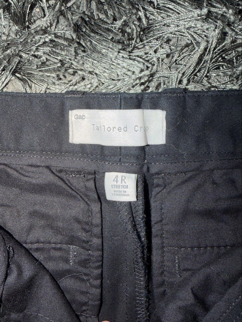 Gap Tailored Crop Black Capris Pants (Category: Other Bottoms) located in Quezon City. Submitted by tishaagba (Listing ID 1469647260, Image 3). Description: .
