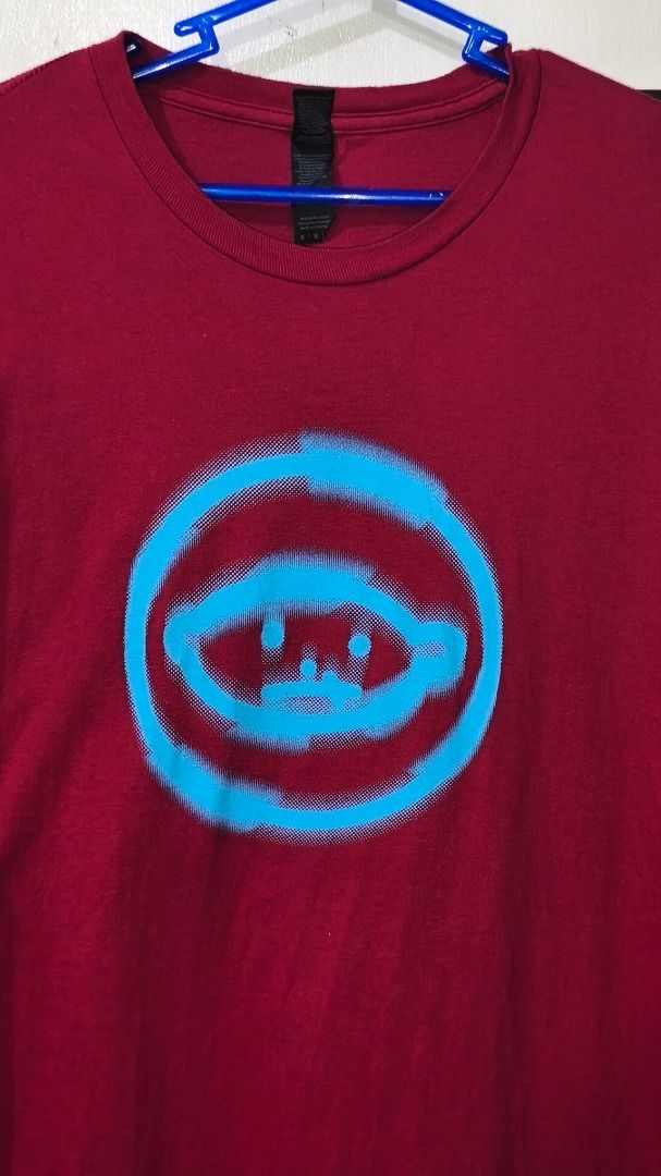 Gildan Softstyle Red Graphic T-Shirt Medium (Category: Tshirts & Polo Shirts ) located in Davao. Submitted by thethriftproject082 (Listing ID 1469747146, Image 2). Description: U2 - UV Achtung Baby Tour 📍𝐌𝐈𝐍𝐄: 400 📍𝐒𝐈𝐙𝐄 𝐎𝐍 𝐓𝐀𝐆: M 📍𝐃𝐈𝐌𝐄𝐒: 19 x 28.