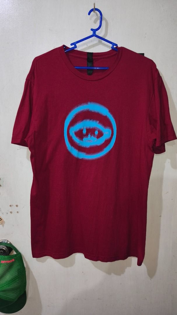 Gildan Softstyle Red Graphic T-Shirt Medium (Category: Tshirts & Polo Shirts ) located in Davao. Submitted by thethriftproject082 (Listing ID 1469747146, Image 1). Description: U2 - UV Achtung Baby Tour 📍𝐌𝐈𝐍𝐄: 400 📍𝐒𝐈𝐙𝐄 𝐎𝐍 𝐓𝐀𝐆: M 📍𝐃𝐈𝐌𝐄𝐒: 19 x 28.