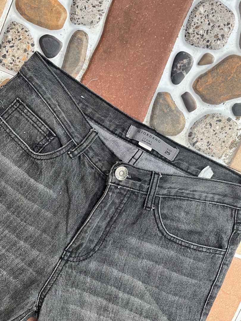 Giordano slim tapered jeans (Category: Jeans) located in Polangui. Submitted by thruftgineer (Listing ID 1469686816, Image 2). Description: .