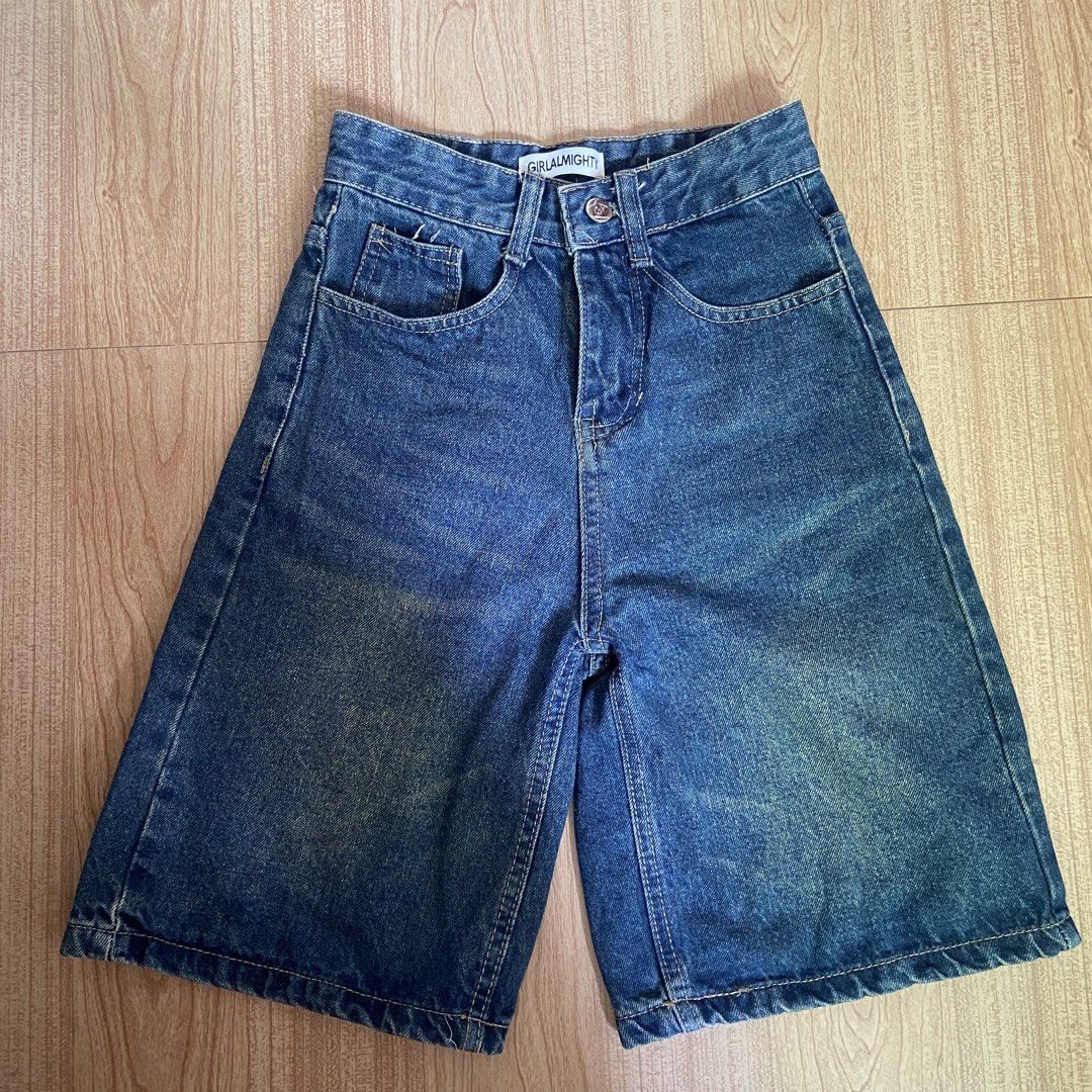Girl Almighty Jean Short (Category: Shorts) located in Baliuag. Submitted by lovedbykirsh (Listing ID 1469602012, Image 1). Description: .