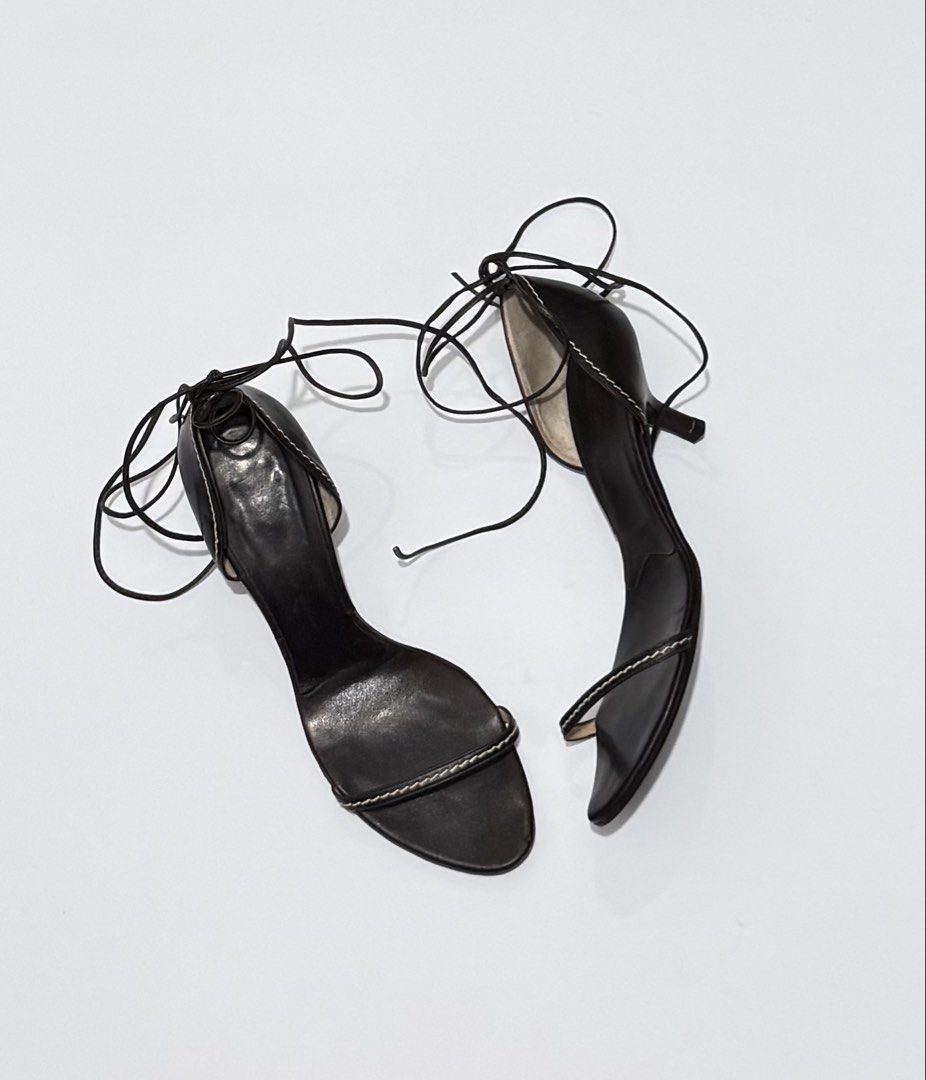 Giuseppe zanoti (Category: Heels) located in Quezon City. Submitted by byuklph (Listing ID 1469724197, Image 2). Description: Authentic 💯size38🦋 Excellent condition normal signs of used .