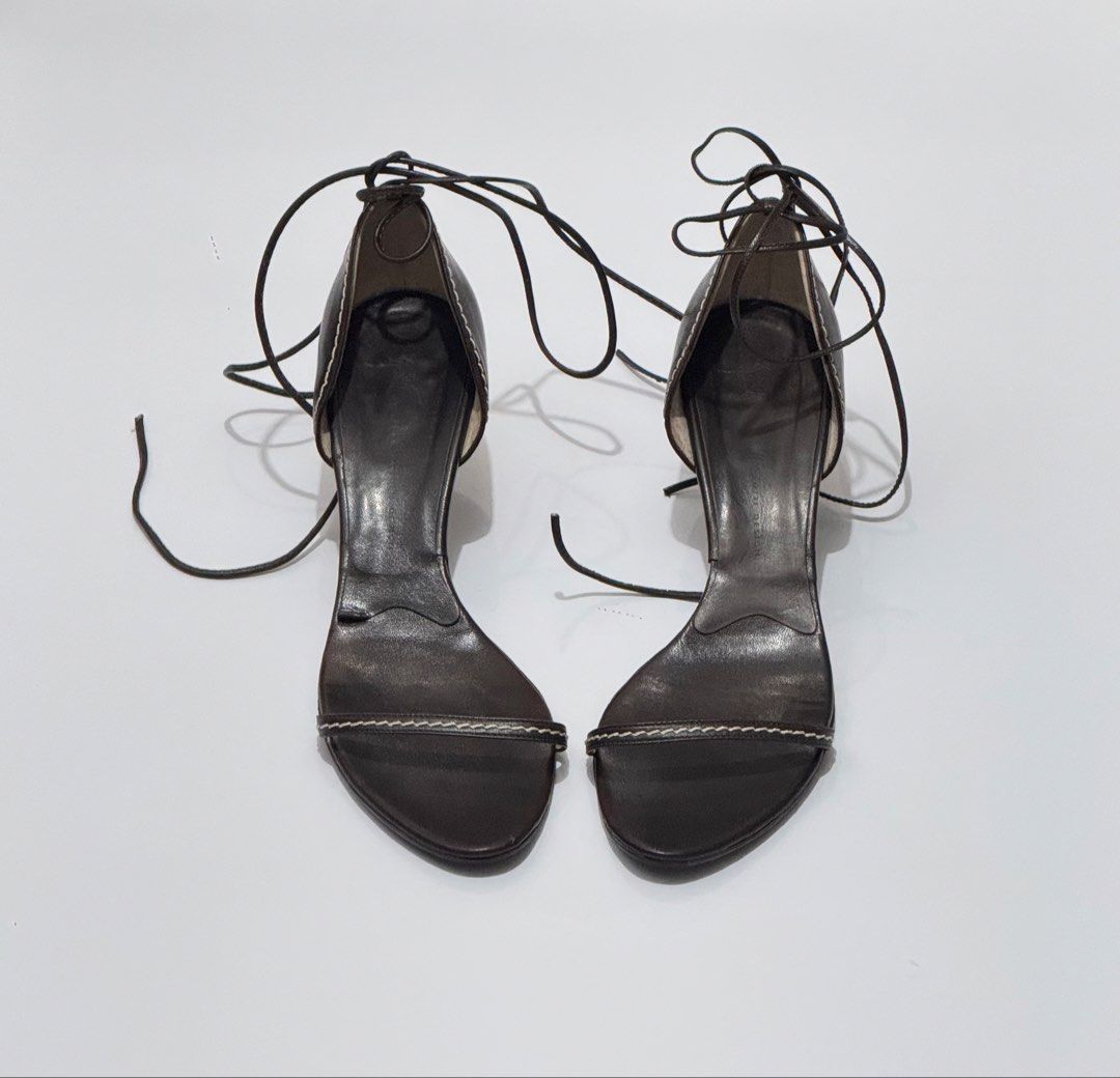 Giuseppe zanoti (Category: Heels) located in Quezon City. Submitted by byuklph (Listing ID 1469724197, Image 1). Description: Authentic 💯size38🦋 Excellent condition normal signs of used .
