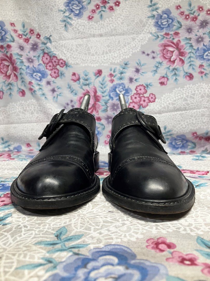 GIVENCHY BLACK LEATHER MONK STRAP SHOE (Category: Heels) located in General Mariano Alvarez. Submitted by adonid (Listing ID 1469615343, Image 3). Description: GIVENCHY BLACK LEATHER MONK STRAP SHOE GOOD CONDITION NORMAL SIGN OF USAGE ONLY SIZE: 26 cm women.