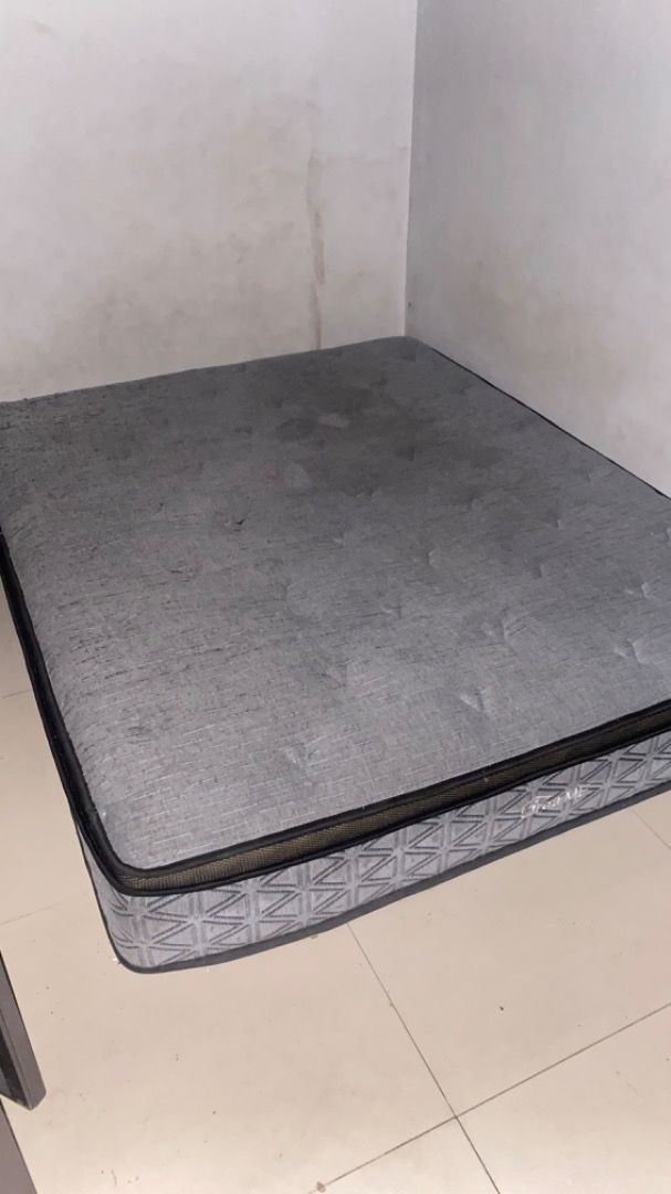 GleeMe Grey Mattress (Category: Bed Frames & Mattresses) located in Las Pinas. Submitted by airwid (Listing ID 1469714691, Image 1). Description: - Brand/Model: GleeMe thick double mattress - Design: Elegant grey with geometric side pattern and dark piping - Support: Firm build, perfect for everyday comfortable sleeping - Condition: Clean surface with minor signs of previous use around the edges - Size: Standard double (fits most standard bed fra
