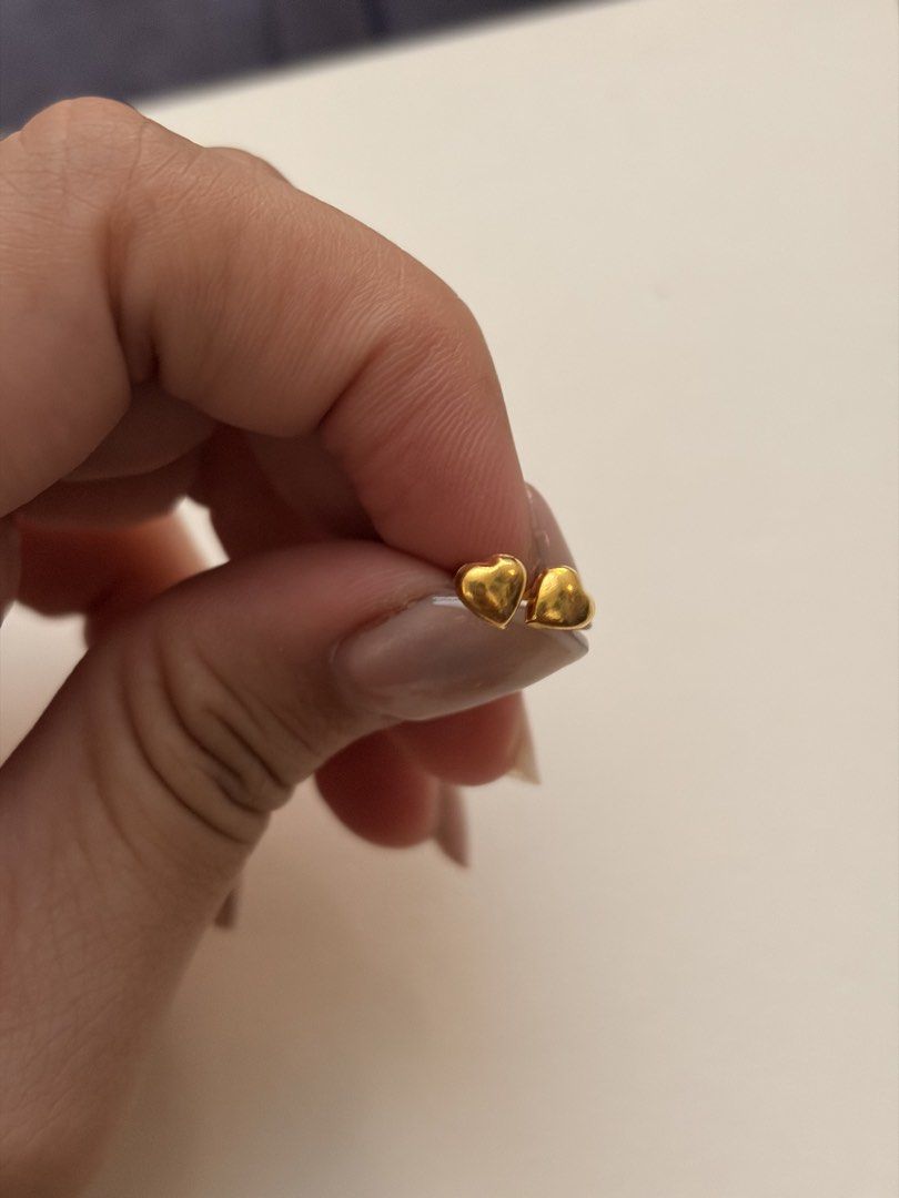 GOLD 18k (Category: Body Jewelry) located in Manila. Submitted by joanarosee (Listing ID 1469621168, Image 3). Description: ON HAND 18k Gold Earrings Pasok lang sa budget☺️Perfect pang gift.