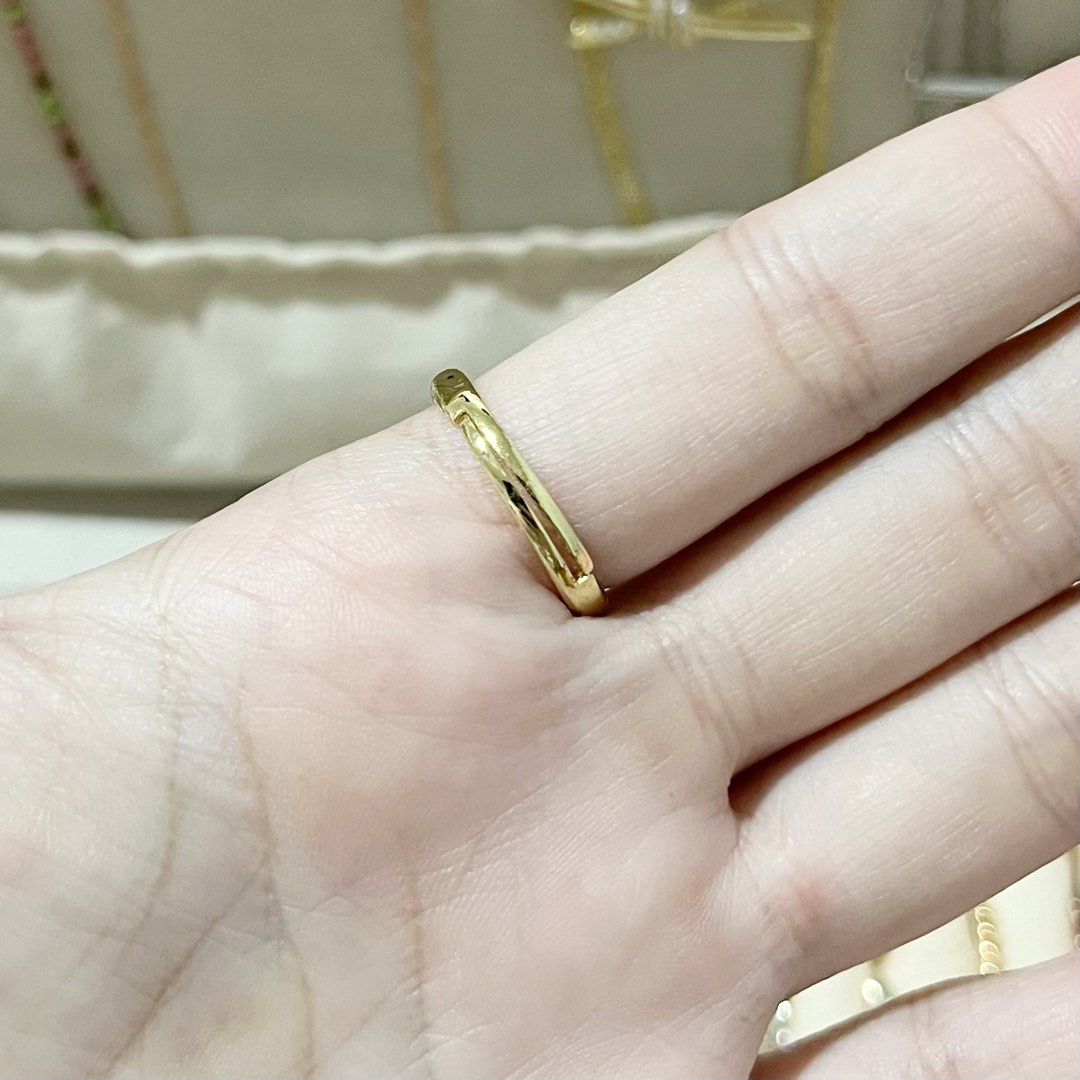 GOLD TIFFANY KNOT RING (Category: Rings) located in Talavera. Submitted by curatedbykhy (Listing ID 1469688163, Image 2). Description: .