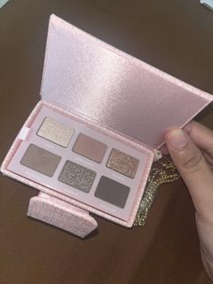 (Category: ) located in . Submitted by prelovedbynana__ (Listing ID 1469604832, Image 1). Description: .