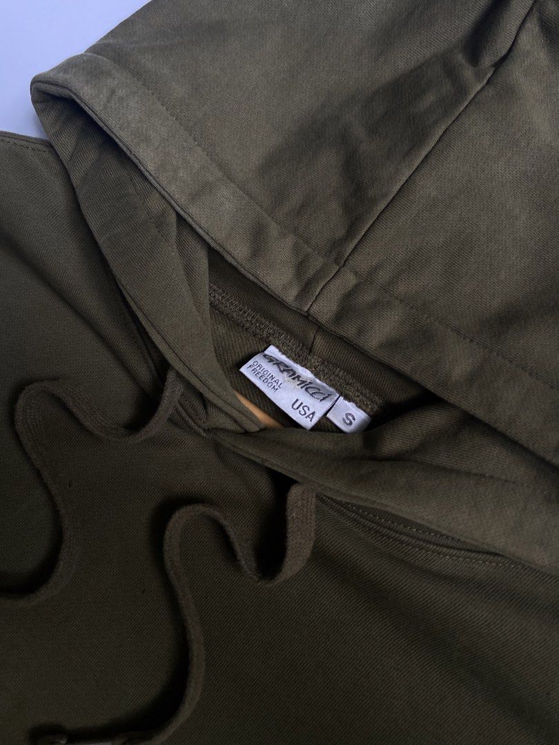 Gramicci Pullover hoodie (Category: Hoodies) located in Libmanan. Submitted by kushin2.0 (Listing ID 1469577785, Image 2). Description: Gramicci Sweatshirt One Pointed Hoodie❗️ 22 x 26 Small on tag Excellent condition No issue Need wash.