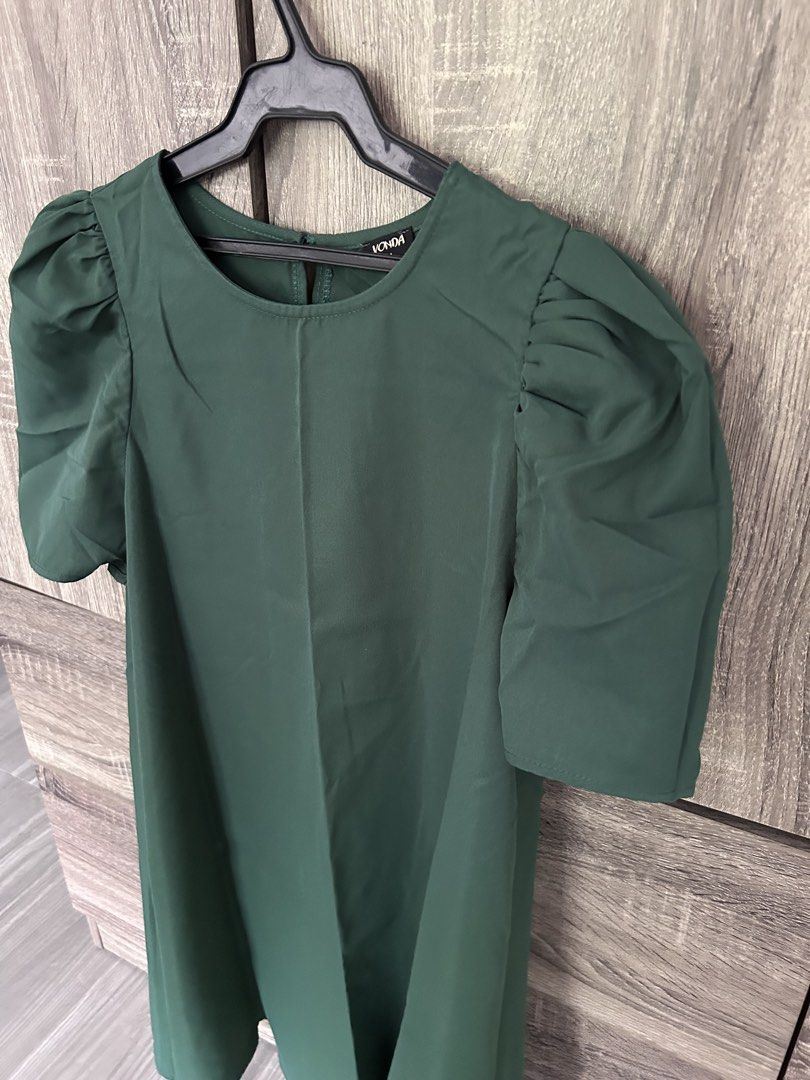 Green Puff Sleeve Dress (Category: Dresses) located in Cainta. Submitted by mimidiva (Listing ID 1469624479, Image 3). Description: Green Puff Sleeve Dress Color - Green Size - Medium Cainta Location .