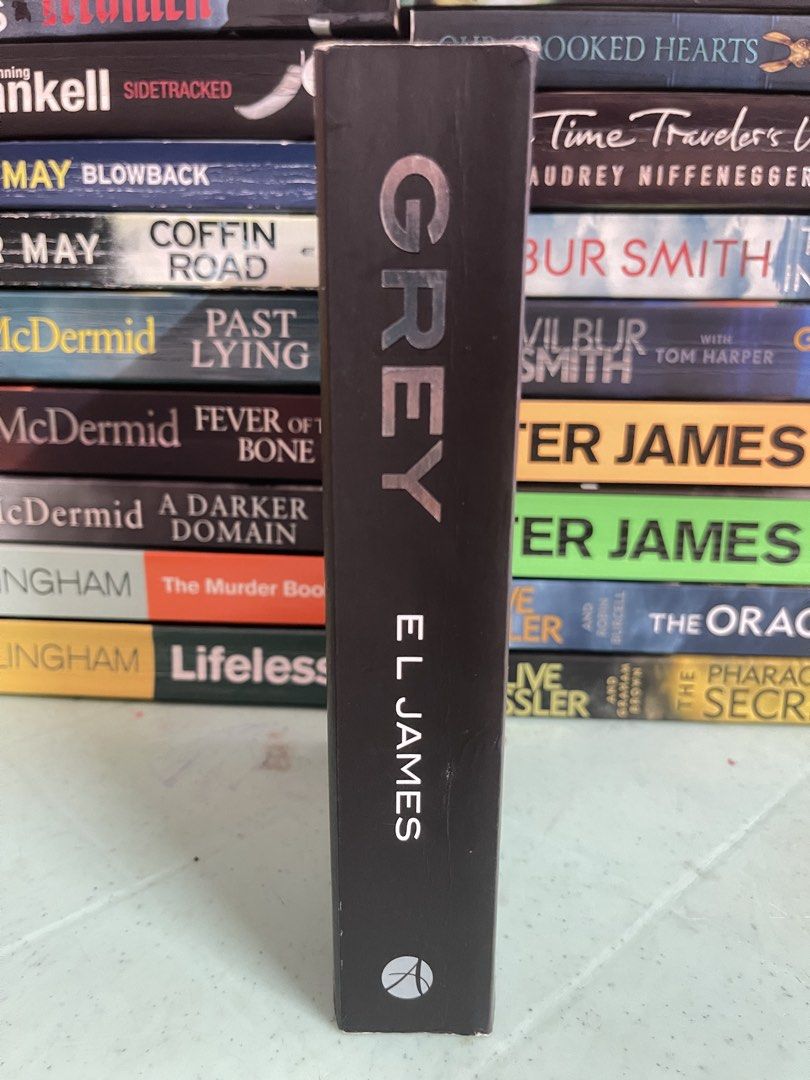Grey by EL JAMES (Category: Storybooks) located in General Trias. Submitted by kwinay.28 (Listing ID 1469642224, Image 2). Description: Preloved, minimal foxing and light tanned edges..