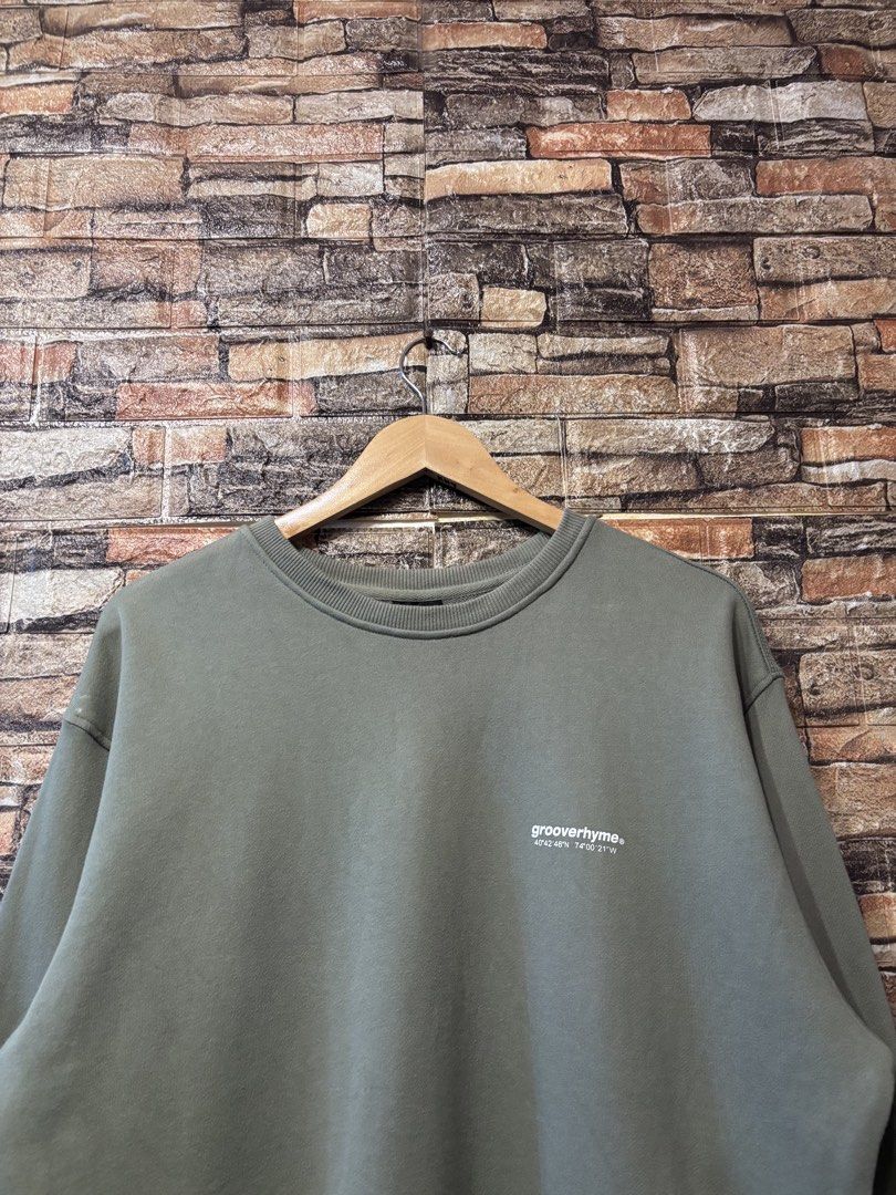 GROOVERHYME GREEN SWEATSHIRT (Category: Hoodies) located in Davao. Submitted by angelothriftfinds (Listing ID 1469587529, Image 3). Description: GROOVE RHYME excellent condition dimension: 22” W | 29” L fit: M-L size issue: none mine: ₱250.