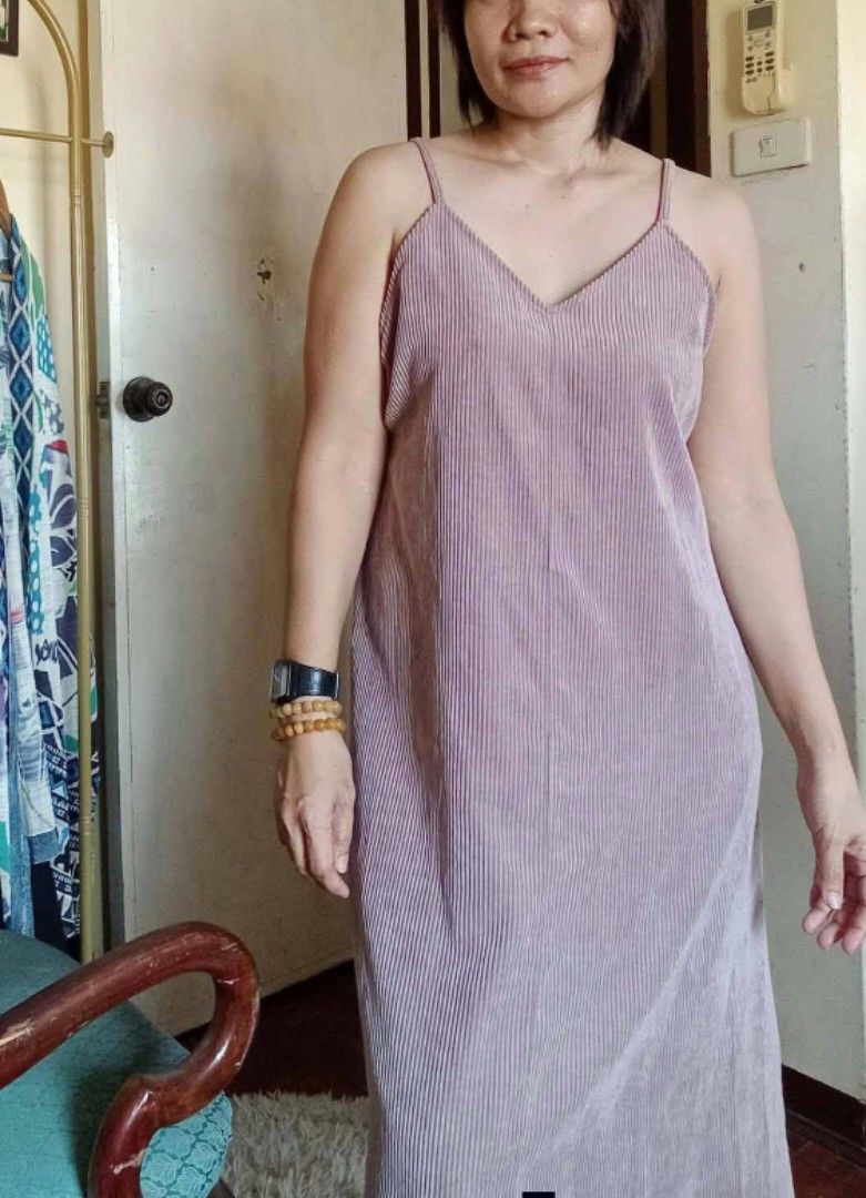 GU (Category: Dresses) located in Angeles City. Submitted by mjshoppingretail (Listing ID 1469624254, Image 3). Description: GU large.