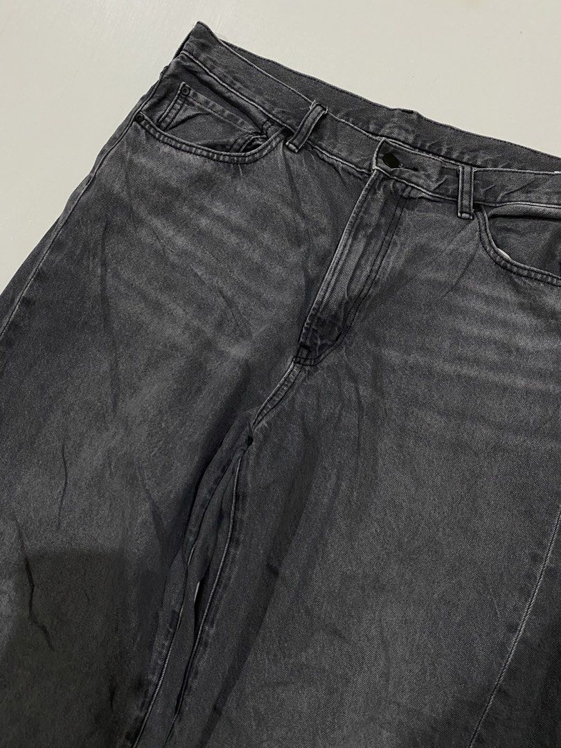 GU Barrel Leg Jeans (Category: Jeans) located in Aloguinsan. Submitted by zianna10 (Listing ID 1469681711, Image 2). Description: Size 34 on tag Length 41.5” No issue Ganda nito.