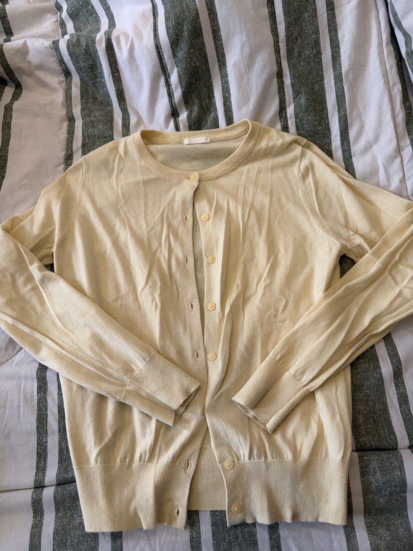 GU Butter Cardigan (Category: Coats, Jackets and Outerwear) located in Quezon City. Submitted by morespace555 (Listing ID 1469640139, Image 1). Description: .