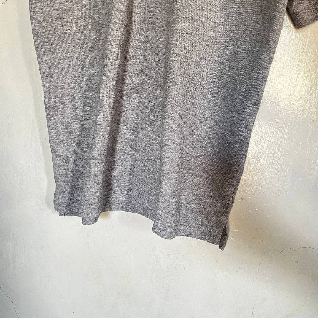 GU GRAY POLO (Category: Tshirts & Polo Shirts ) located in Naga. Submitted by thrift_na (Listing ID 1469680962, Image 3). Description: 📍GU GRAY POLO 📐 Dimensions ( inches ) Width: 19.5 Length: 25.5 📜 Details Already Wash/Ready To Wear Color Rate: 10/10 Issue: None Good Fittings.