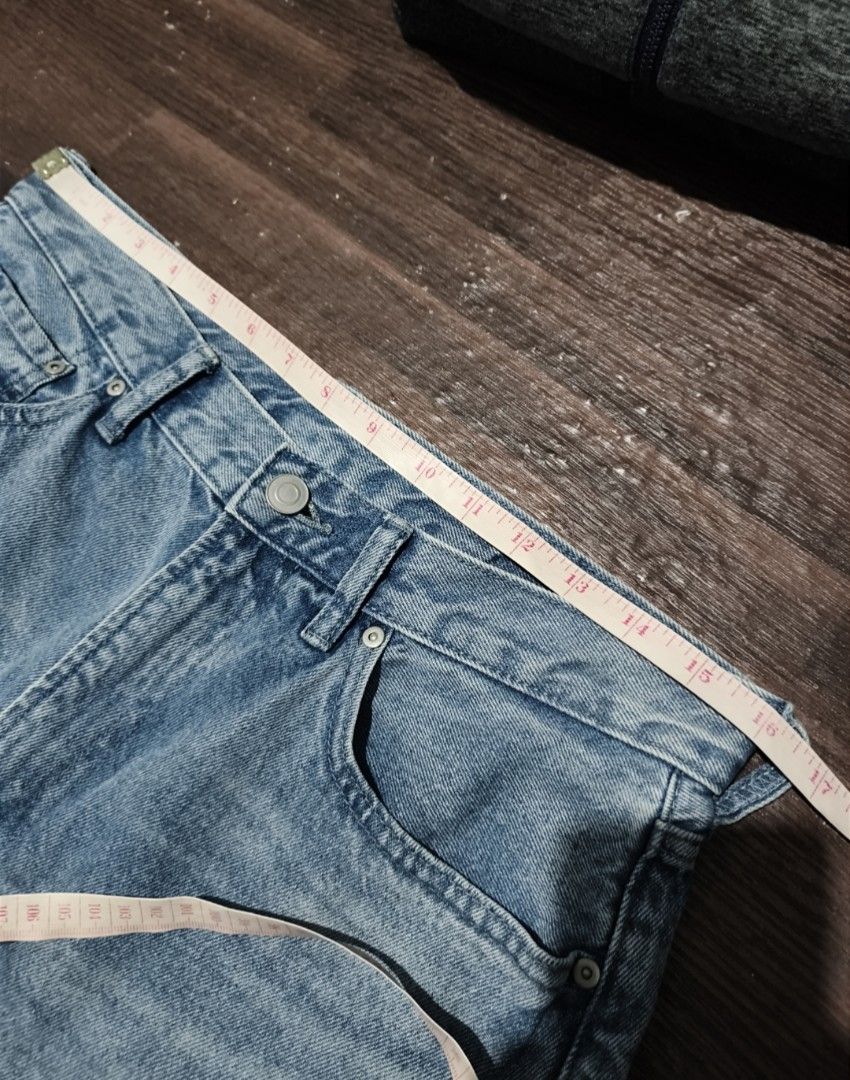 📍GU Men's Barrel Leg Jeans (Category: Jeans) located in Antipolo. Submitted by simplehans (Listing ID 1469586390, Image 2). Description: ‎📍GU Men's Barrel Leg Jeans ‎Size 31 on tag ‎Waist- 32 ‎Length- 39 ‎Leg Open- 9.5 (Tape measure) ‎Excellent Condition ‎DIRECT MESSAGE IF INTERESTED.