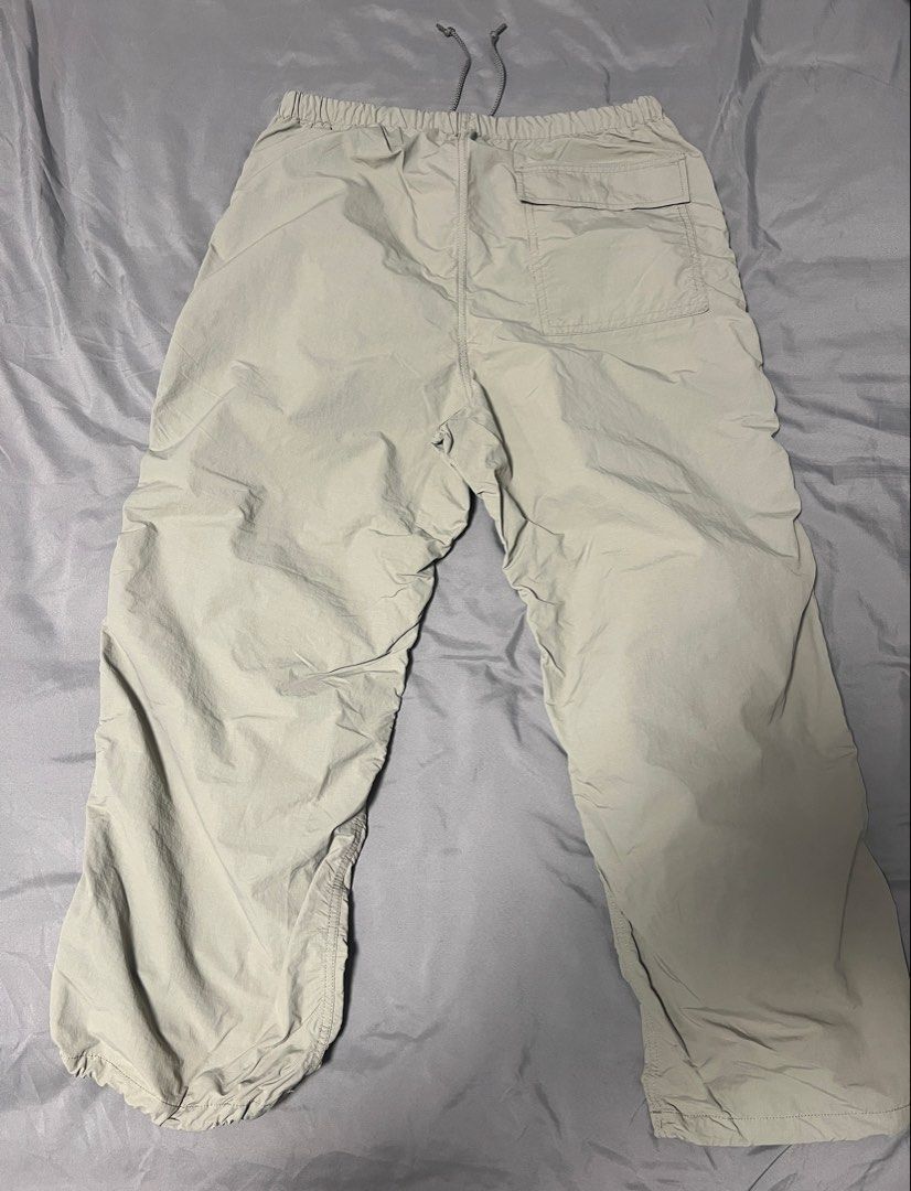 GU Nylon Parachute Cargo Pants Beige (Category: Trousers) located in Marikina City. Submitted by pepitsells (Listing ID 1469672947, Image 3). Description: bought from GU HK in great condition RFS: not being used anymore MOP: Gcash/Bank transfer pm for more details.