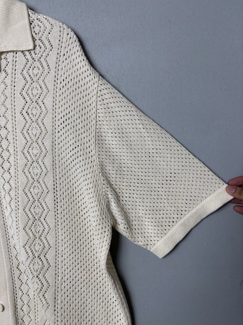 GU Open Collar Knitted Cream Buttondown Polo (Category: Tshirts & Polo Shirts ) located in Mandaluyong City. Submitted by fellas_ph (Listing ID 1469686189, Image 2). Description: Excellent condition No issues Size L 23.5" Width 28.5" Length.
