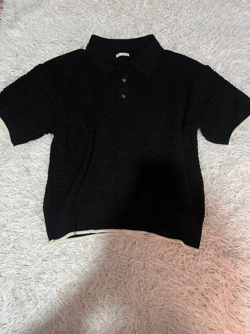 GU Openwork Polo Sweater Short Sleeves (L) (Category: Shirts) located in Manila. Submitted by jpnbrandedcollection (Listing ID 1469676127, Image 2). Description: For sale ‼️‼️ GU OPENWORK POLO SWEATER (SHORT SLEEVE) Size:Large on tag 350 only Excellent condition 10/10 Color rate Mop gcash ship jnt Pampangga Thank you admin ♥️♥️.