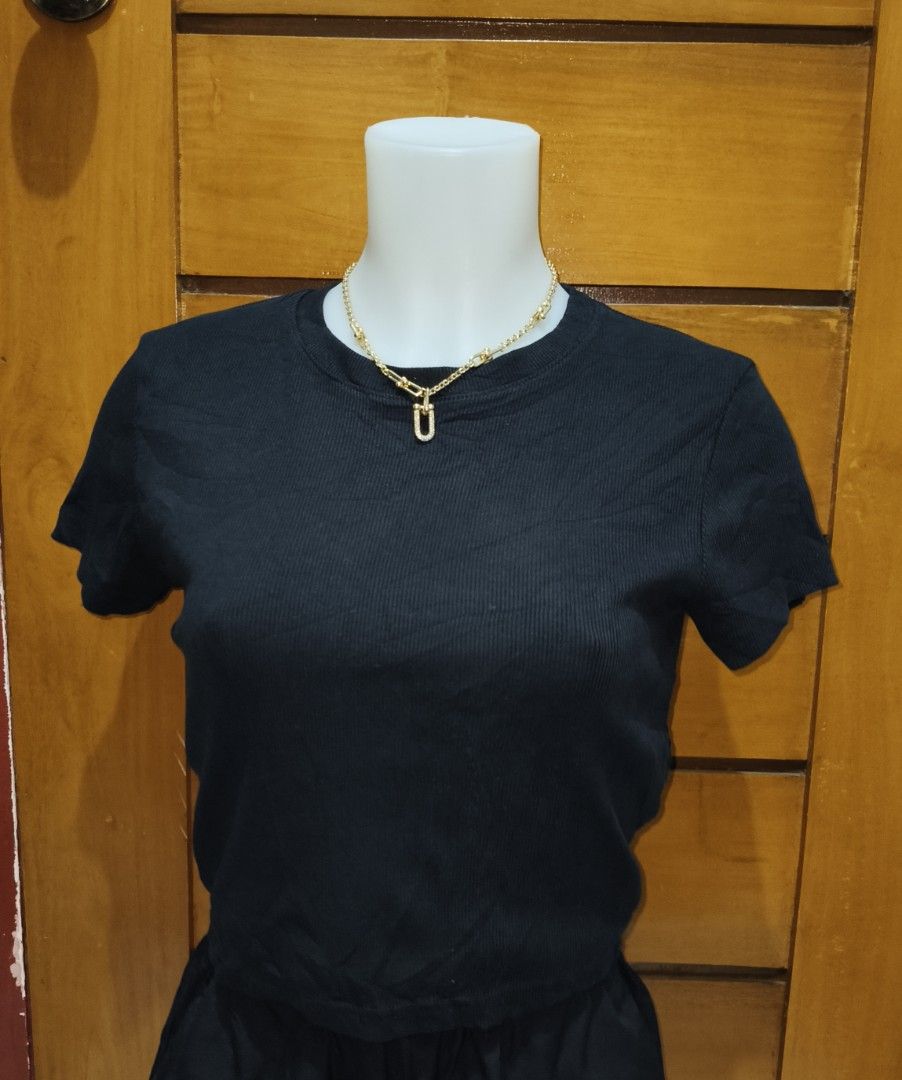 GU ribbed cropped top (Category: Shirts) located in Midsayap. Submitted by leighdeelovelylocks (Listing ID 1469699368, Image 2). Description: handpicked and carefully thrifted.