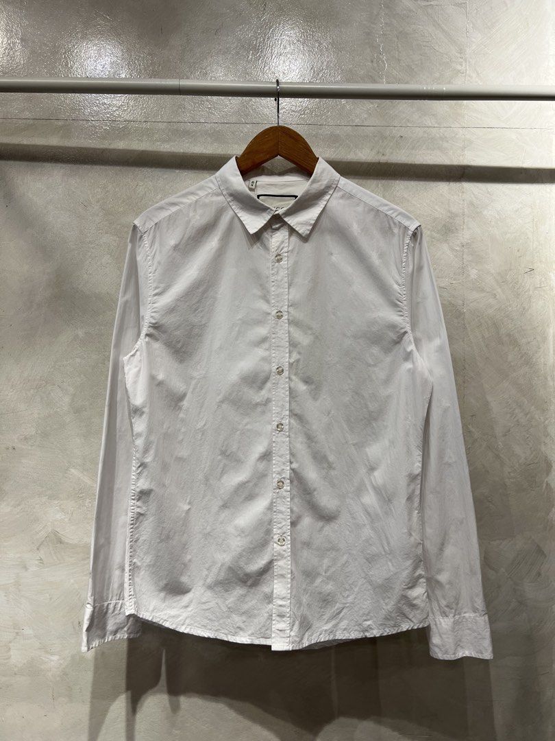 Gucci - Classic Butterfly AOP L/S (Category: Formal Shirts) located in Quezon City. Submitted by cityboycrates_ph (Listing ID 1469646676, Image 1). Description: Size: 40 Material: Cotton Made In: Italy Condition: Excellent Color rate: 9.5/10 Issue: None Exact metrics shared upon inquiry. Take a quick moment to double-check the size & condition. Once an order is placed and confirmed, we may not be able to make changes or offer cancellations/refund