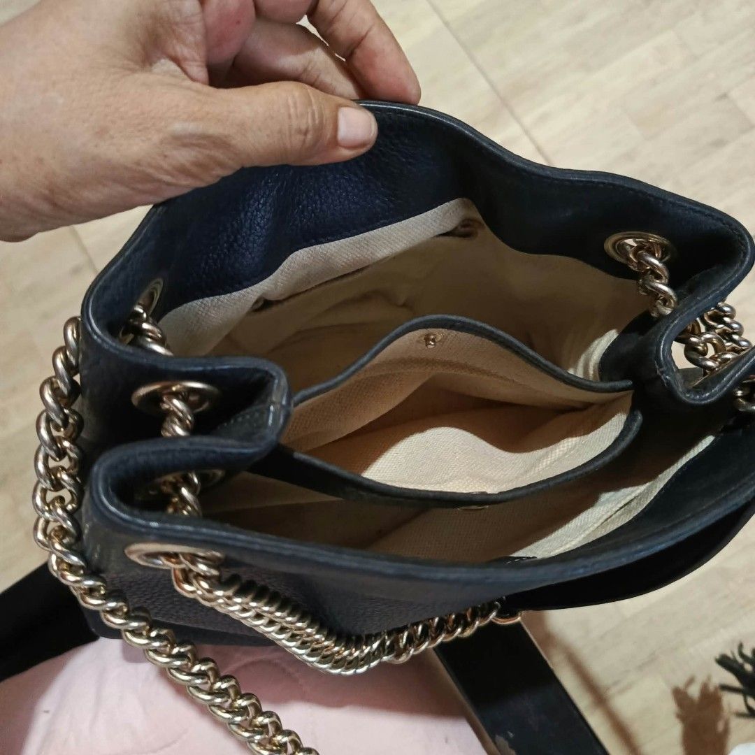 Gucci black bag (Category: Luxury Bags & Wallets) located in Manticao. Submitted by jiachloeyana (Listing ID 1469677656, Image 3). Description: genuine leather coded flawless.