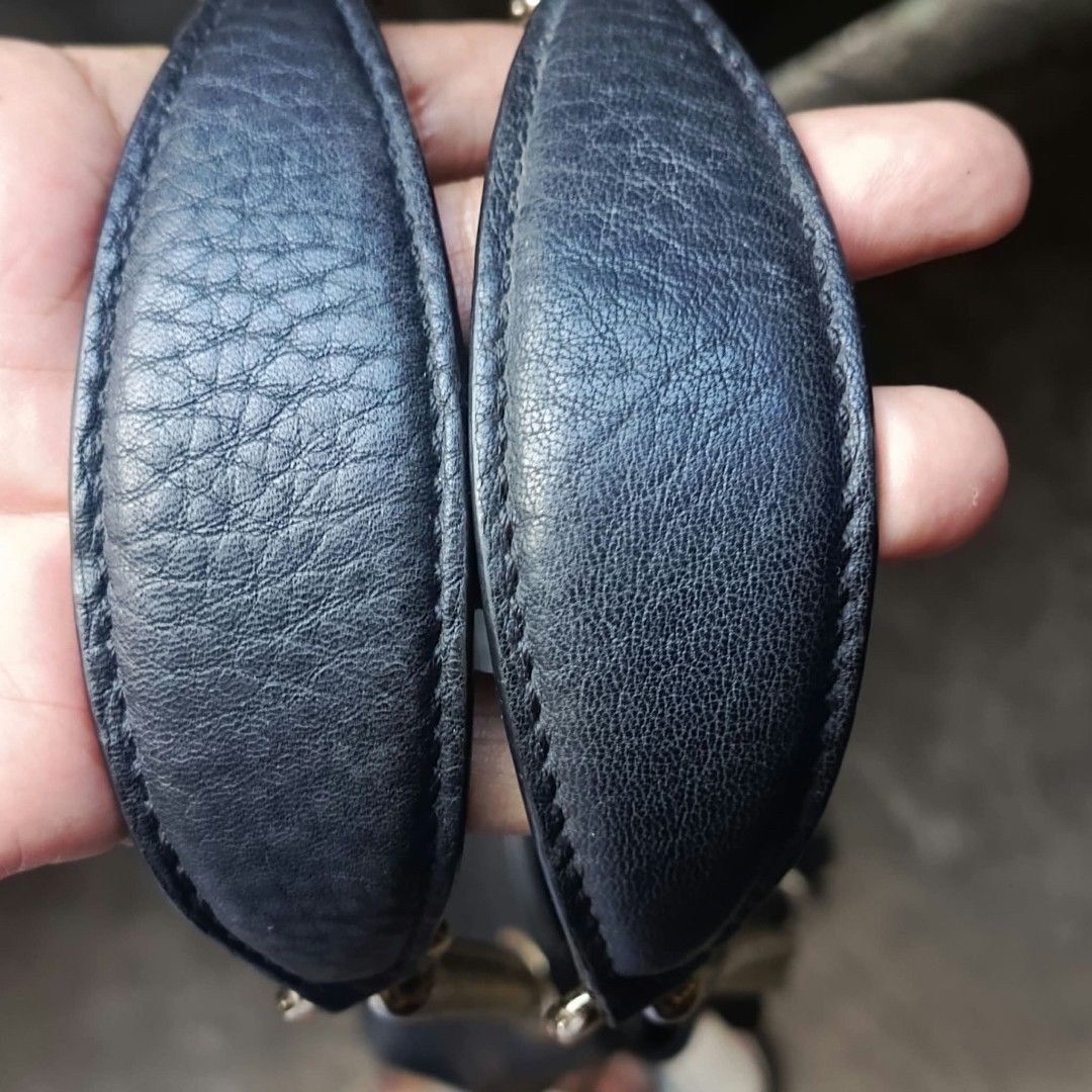 Gucci black bag (Category: Luxury Bags & Wallets) located in Manticao. Submitted by jiachloeyana (Listing ID 1469677656, Image 2). Description: genuine leather coded flawless.