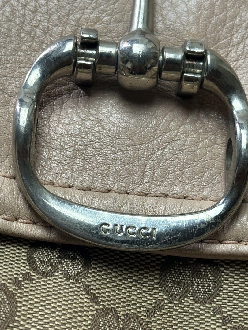 Gucci canvas (Category: Luxury Bags & Wallets) located in Orani. Submitted by ajgav69 (Listing ID 1469583768, Image 3). Description: Gucci canvas big size No hidden issue No rubs No rubs Gucci underzip.