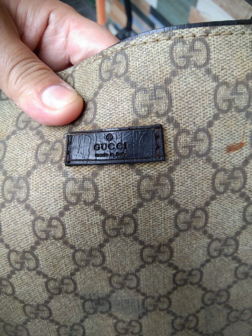 Gucci GG Supreme Monogram Canvas Tote Bag (Category: Shoulder Bags) located in Manila. Submitted by mysticshark-0a05e9 (Listing ID 1469755399, Image 2). Description: .