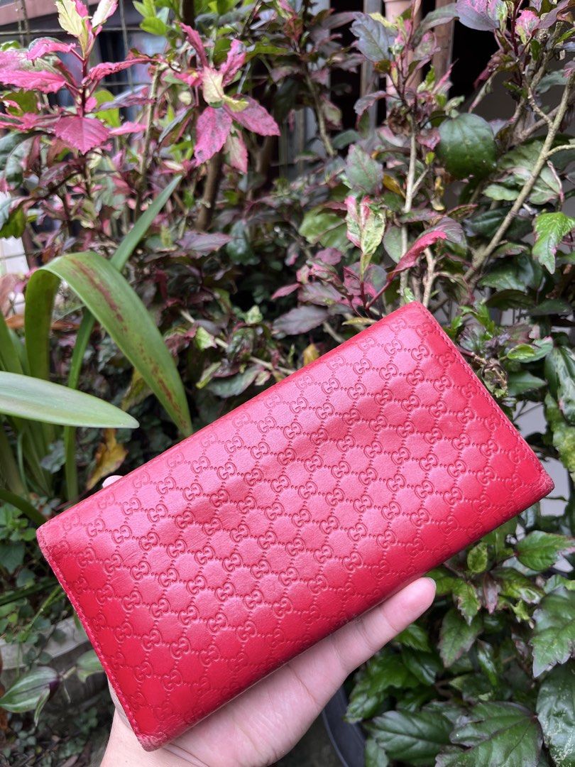 GUCCI GUCCISSIMA CONTINENTAL FLAP LONG WALLET (Category: Luxury Bags & Wallets) located in Baguio. Submitted by closetgc.clothingshop (Listing ID 1469618431, Image 2). Description: Gucci Guccissima Continental Red long wallet In very good condition ( Guaranteed Authentic ) .