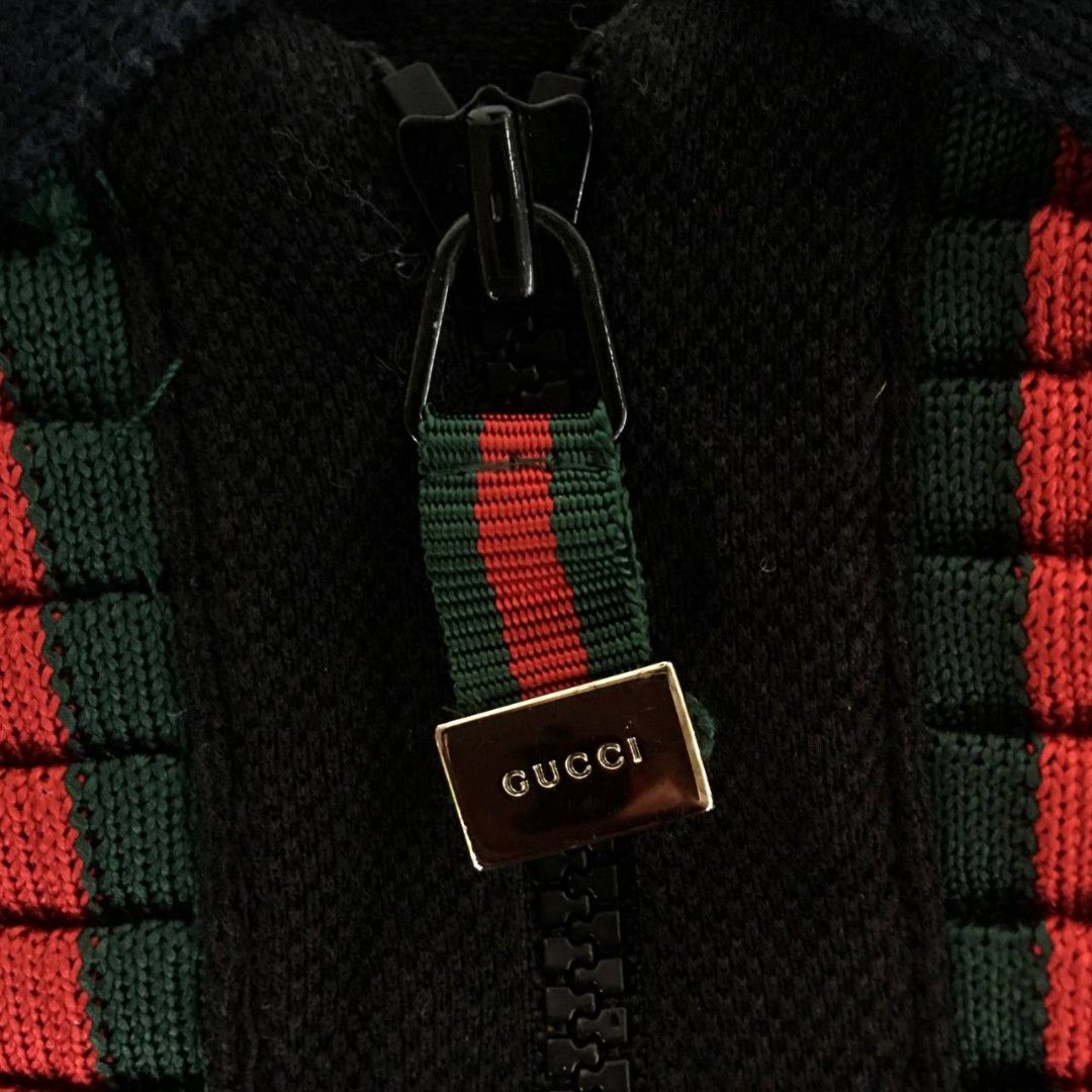 Gucci PS womens💎🔥 (Category: Shirts) located in Manila. Submitted by lootsnigaw66 (Listing ID 1469633740, Image 3). Description: size S womens excellent condition P750 + sf.