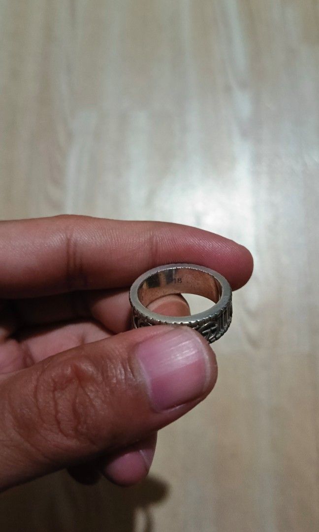 GUCCI RING (Category: Rings) located in Manila. Submitted by razdrizzy (Listing ID 1469685794, Image 3). Description: AUTHENTIC GUCCI RING AG925 SIZE 18.